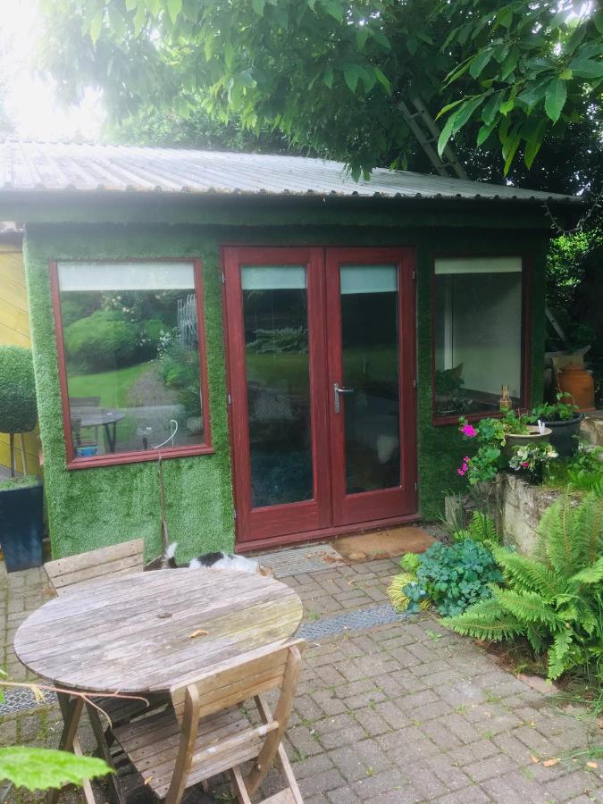 Unique Artists With A Private Garden. Apartment
