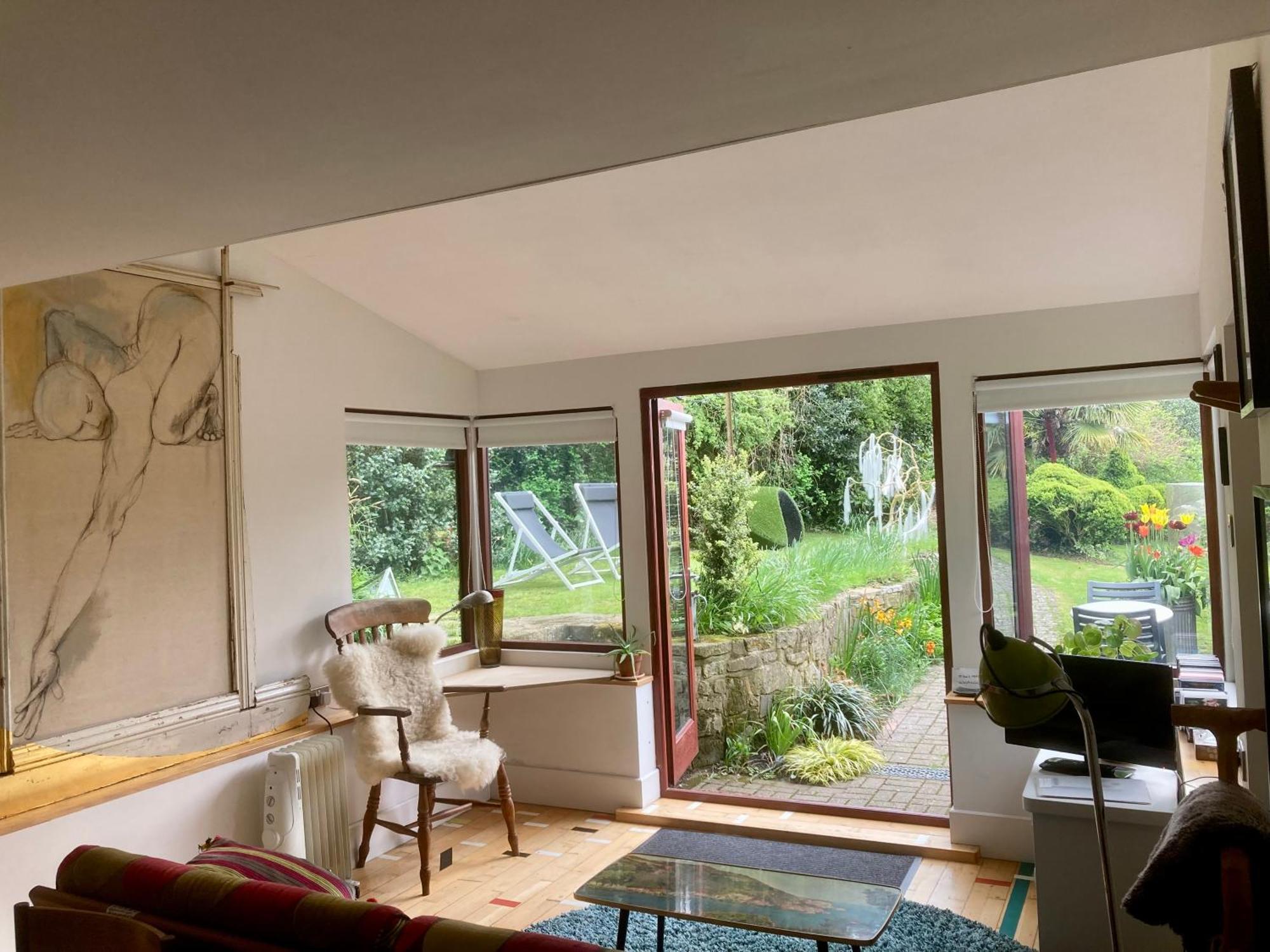 Unique Artists With A Private Garden. *